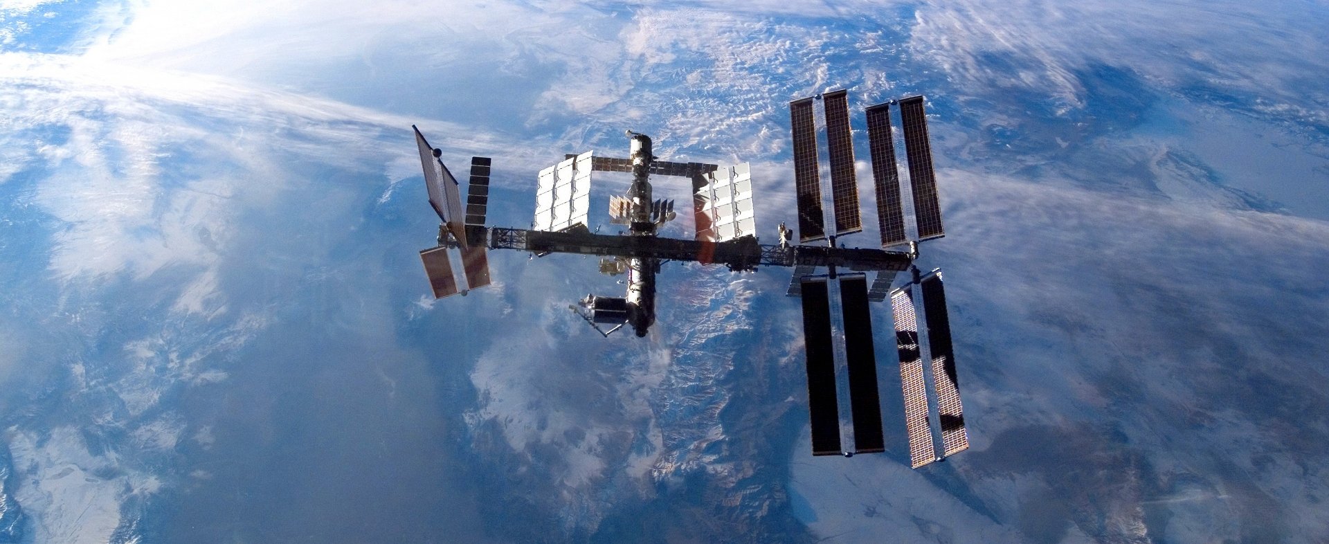 international_space_station_seen_from_space_shuttle_atlantis.jpg